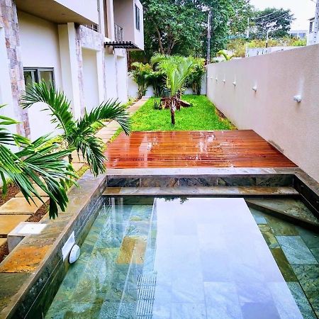 Westwood Apartments Flic-en-Flacq エクステリア 写真