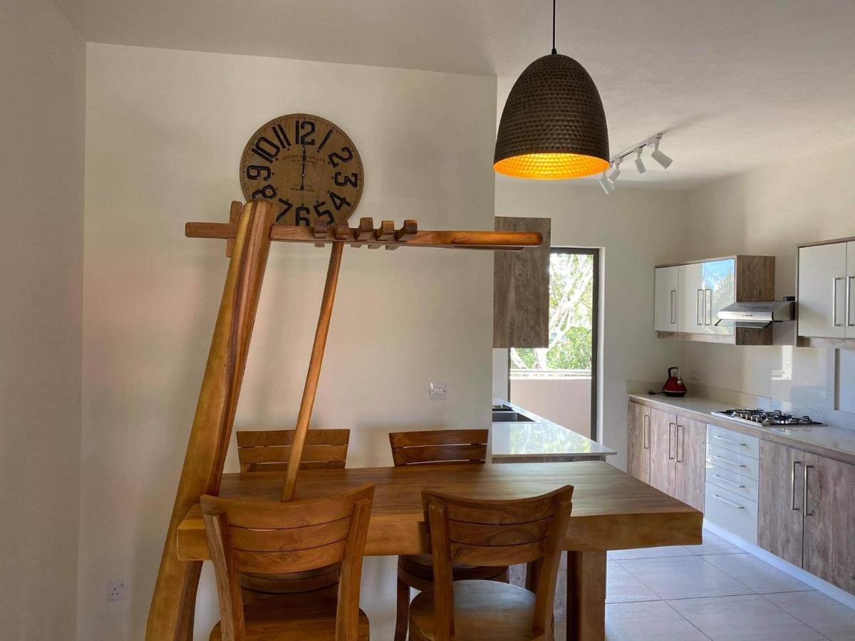 Westwood Apartments Flic-en-Flacq エクステリア 写真